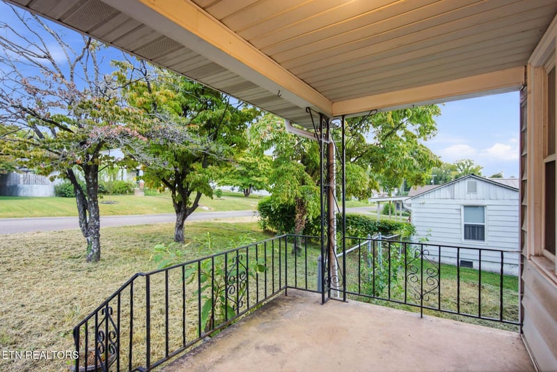 820 W Emerald Ave, Knoxville, TN 37921
