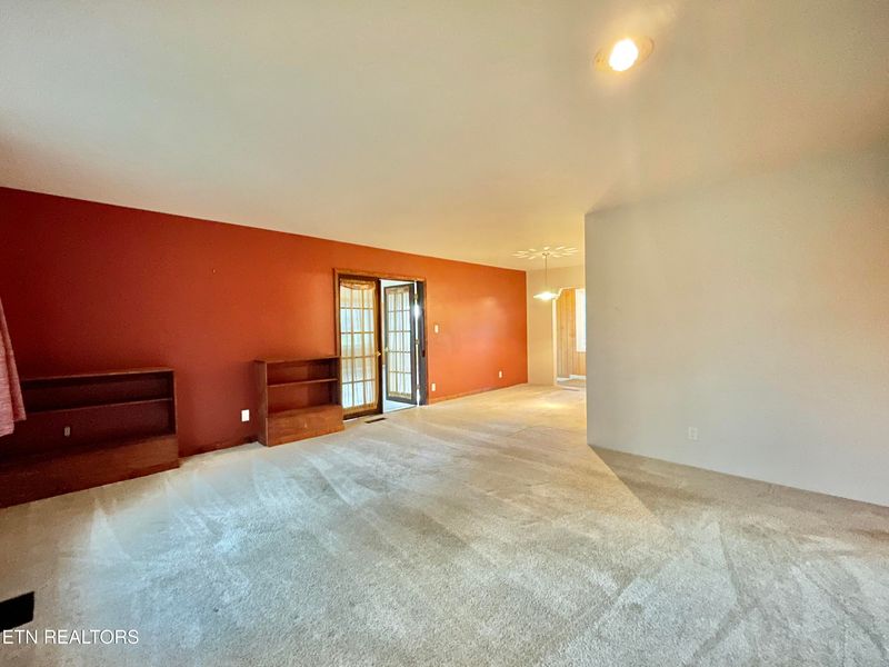 8200 Fox Run Ln, Knoxville, TN 37919