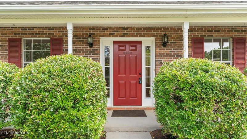 8200 Foxworth Tr, Powell, TN 37849