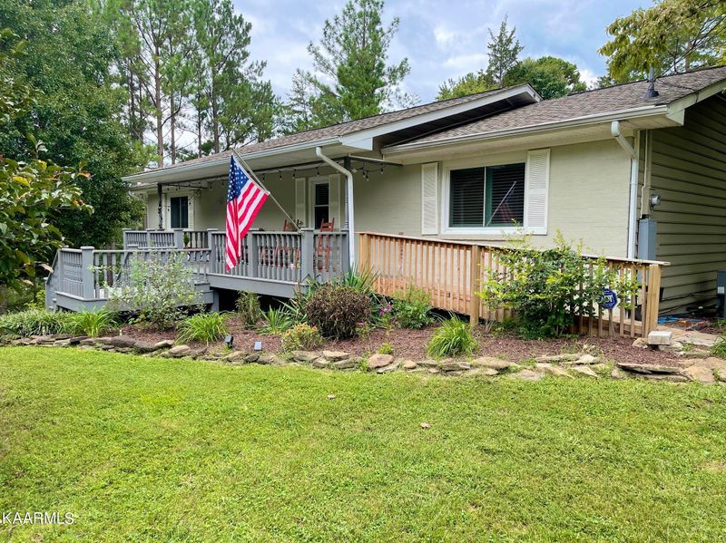 8201 Cricket Rd, Powell, TN 37849