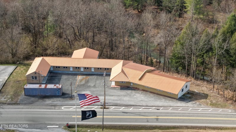 8203 Morgan County Hwy, Sunbright, TN 37872