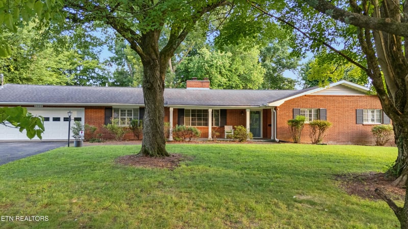 8204 Bennington Dr, Knoxville, TN 37909
