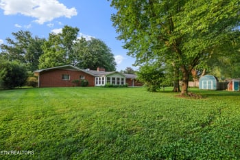 8204 Bennington Dr, Knoxville, TN 37909