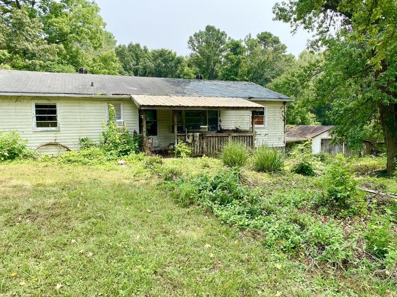 8204 Burchfield Dr, Oak Ridge, TN 37830