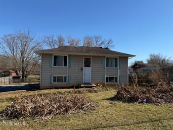 8204 Fallen Rock Dr, Knoxville, TN 37923