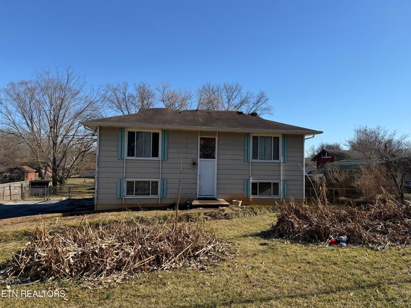 8204 Fallen Rock Dr, Knoxville, TN 37923