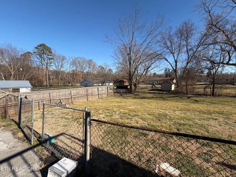 8204 Fallen Rock Dr, Knoxville, TN 37923