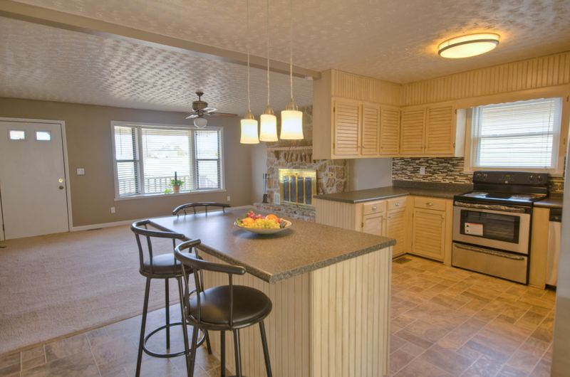 8204 Shelton Rd, Corryton, TN 37721
