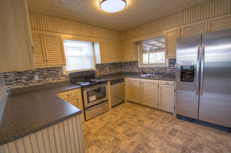 8204 Shelton Rd, Corryton, TN 37721