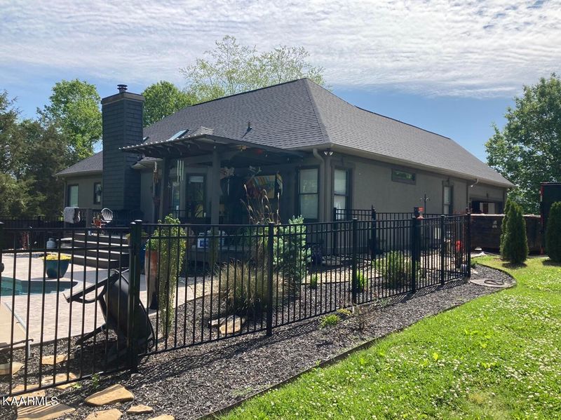 8205 Point View Ln, Corryton, TN 37721