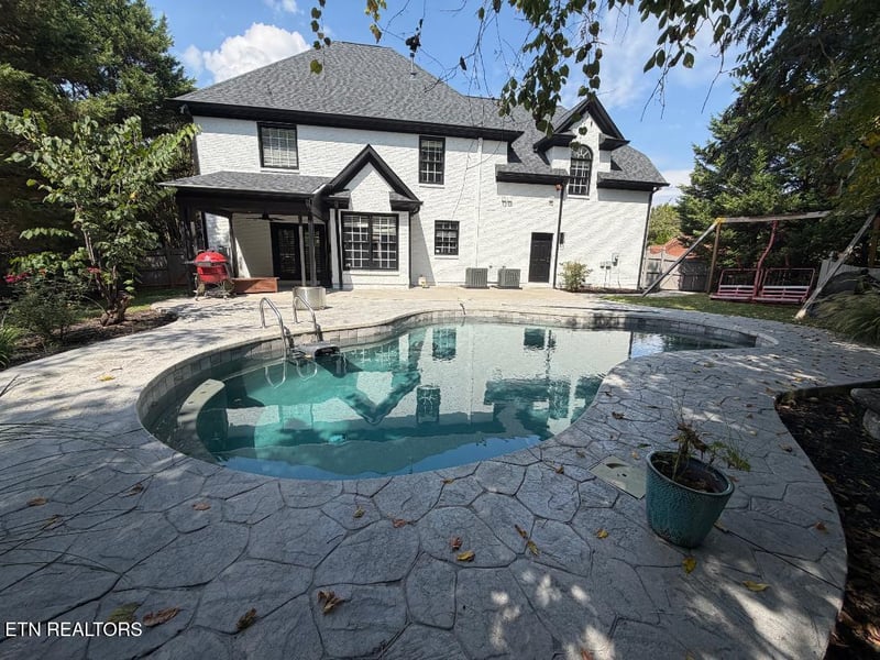 8206 Glenrothes Blvd, Knoxville, TN 37909
