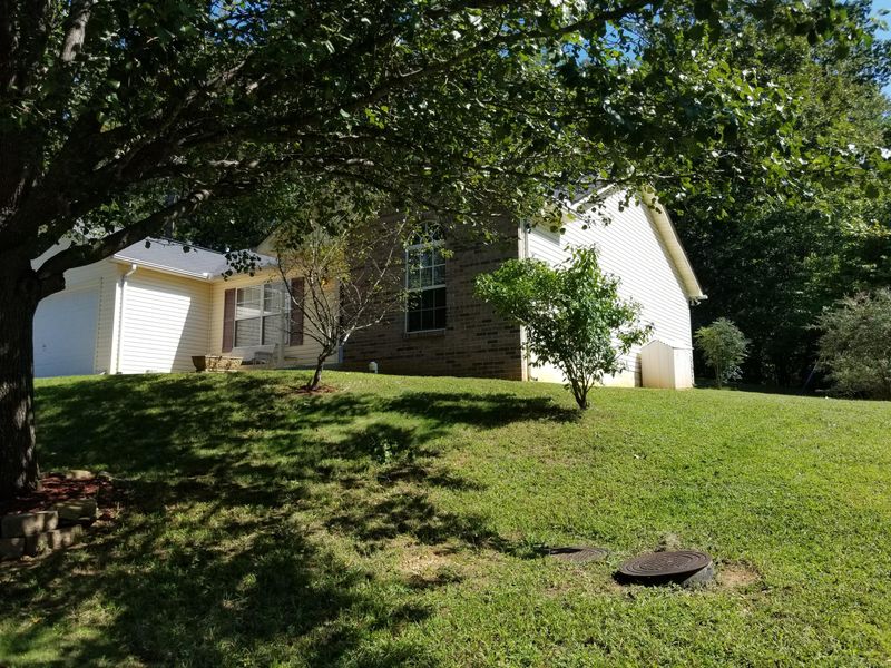 8206 Tangle Grove Ln, Powell, TN 37849