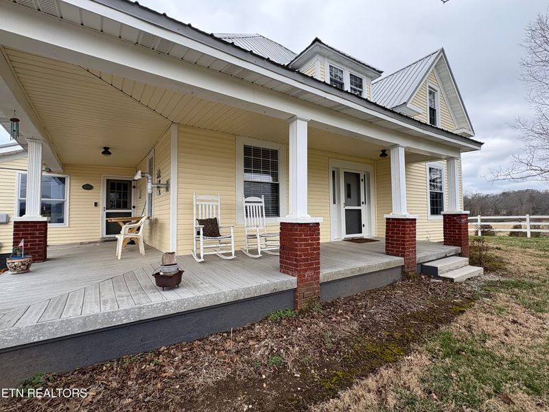 8207 Corryton Rd, Corryton, TN 37721