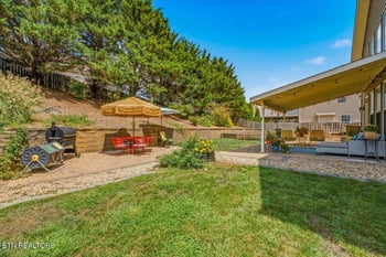 821 Clover Fields Ln, Knoxville, TN 37932