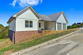 821 Gavin Ln, Seymour, TN 37865