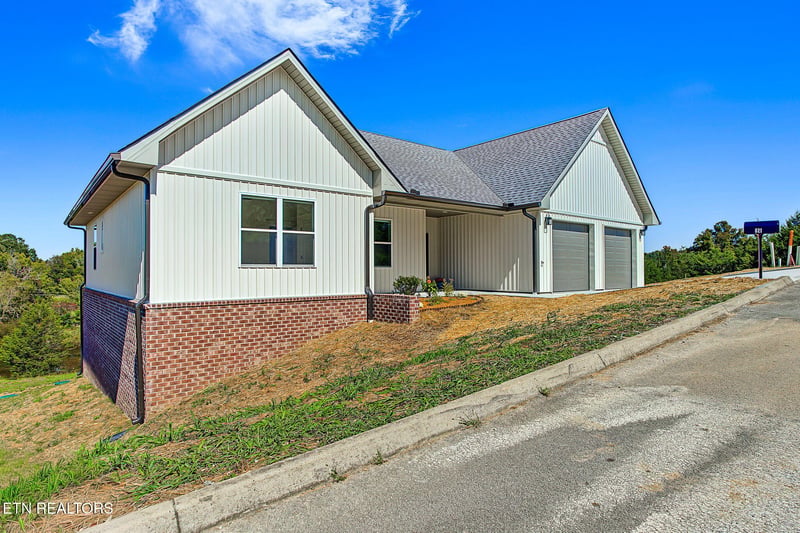 821 Gavin Ln, Seymour, TN 37865