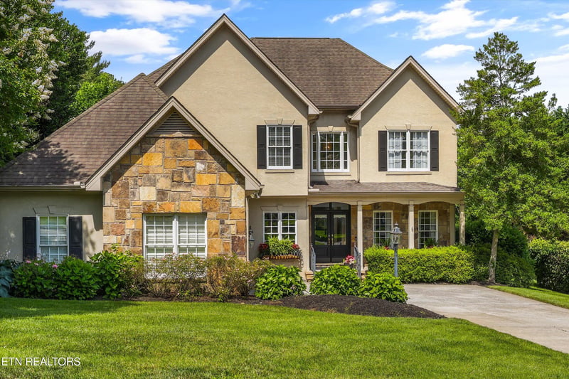 821 Vista Oaks Ln, Knoxville, TN 37919