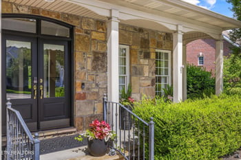 821 Vista Oaks Ln, Knoxville, TN 37919