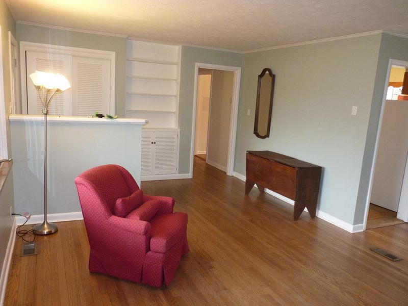 821 Whitehall Rd, Knoxville, TN 37909