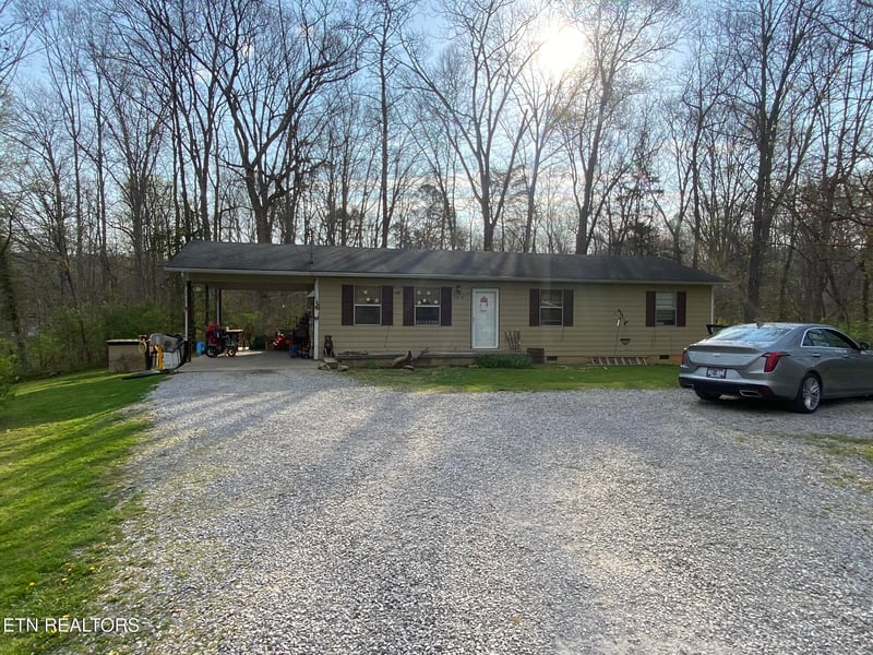 8212 Tina Ln, Knoxville, TN 37920