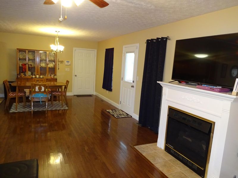 8213 Spruceland Rd, Powell, TN 37849