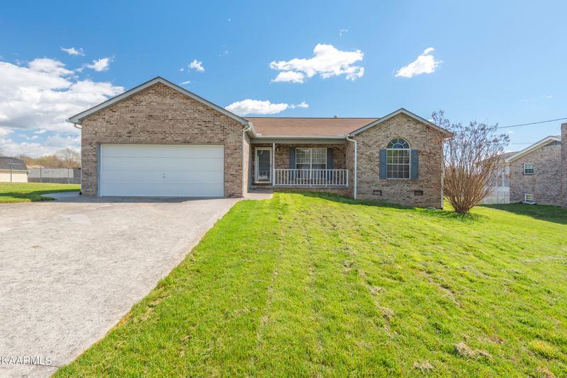 8216 Spruceland Rd, Powell, TN 37849