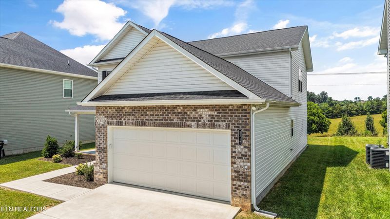 8217 Zenith Ln, Powell, TN 37849