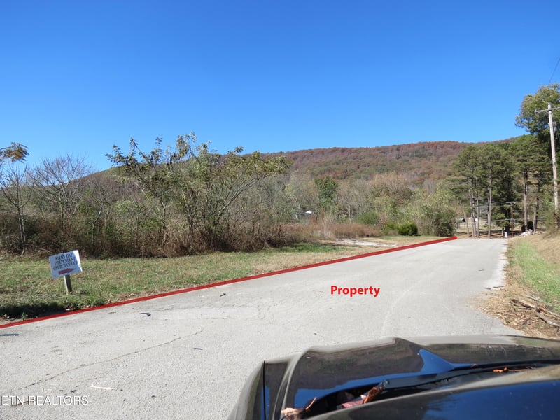 822 Renfro Rd, Harriman, TN 37748