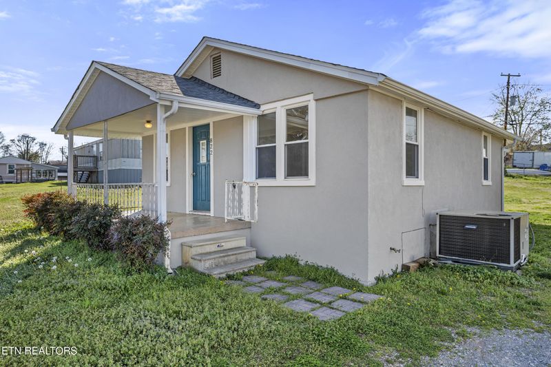 822 Vale St, Loudon, TN 37774