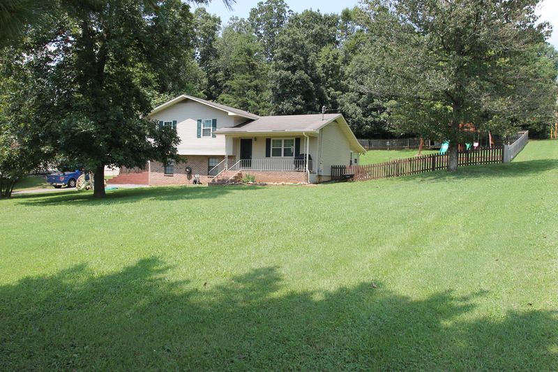 822 Valley St, Seymour, TN 37865