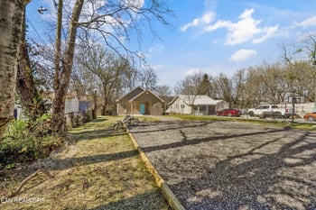 822 Vermont Ave, Knoxville, TN 37921
