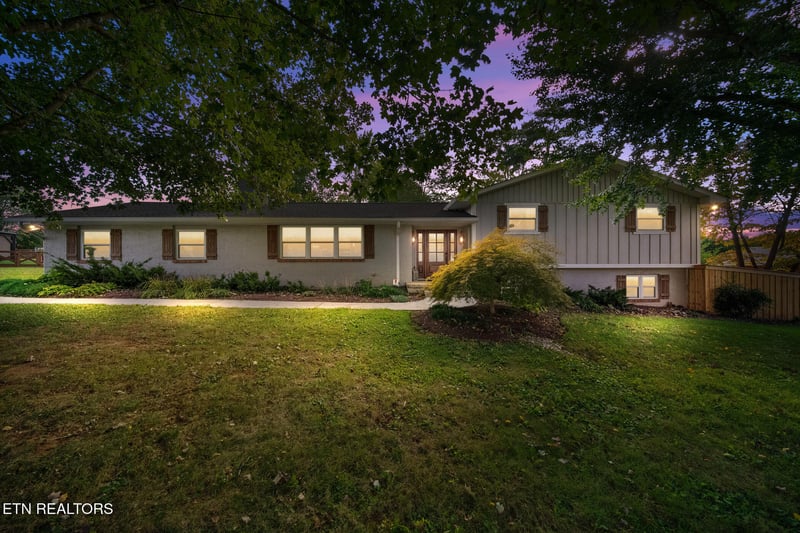 8220 Bennington Dr, Knoxville, TN 37909