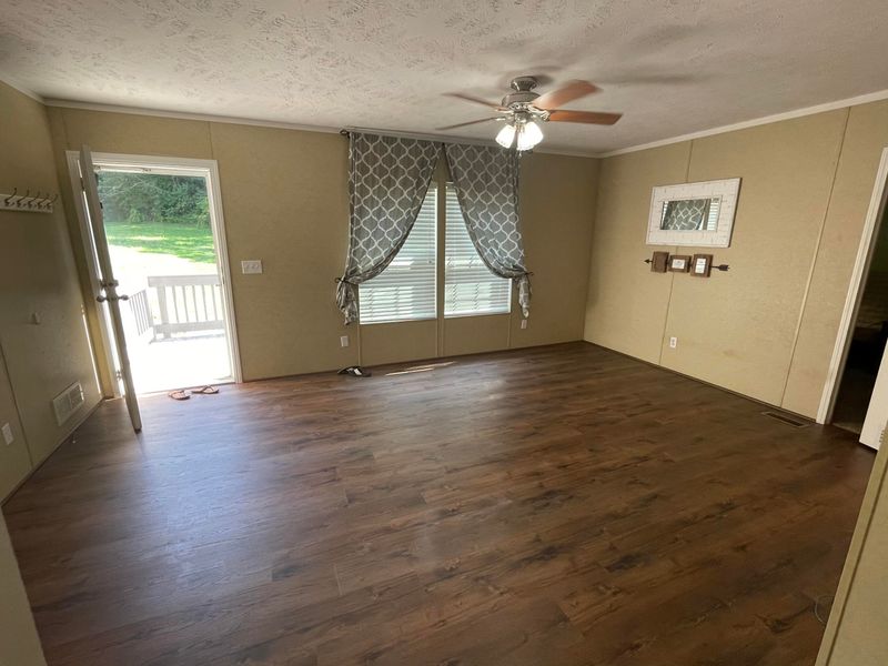 8221 Lucas Ln, Powell, TN 37849