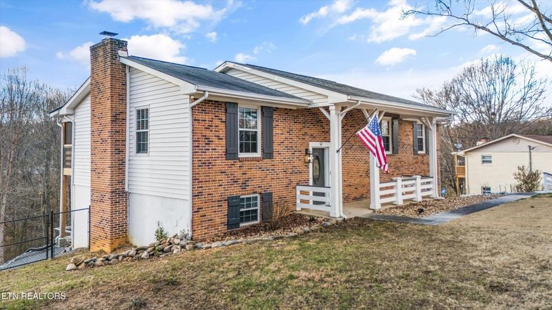 8225 Cricket Rd, Powell, TN 37849