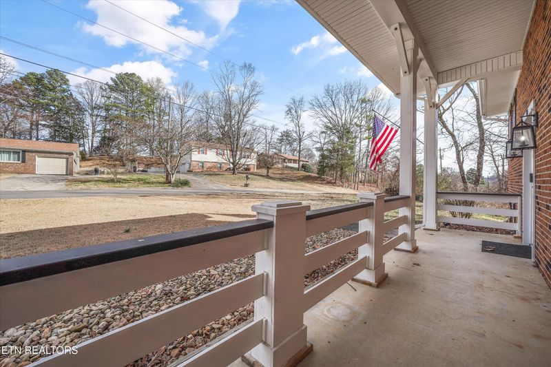 8225 Cricket Rd, Powell, TN 37849