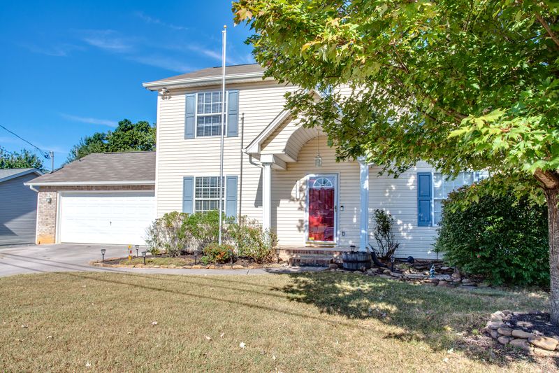 8225 Oak Terrace Ln, Powell, TN 37849