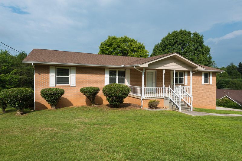 8229 Cricket Rd, Powell, TN 37849