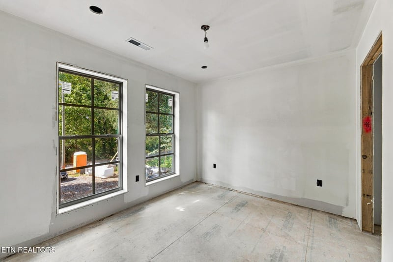 823 Gresham Rd, Knoxville, TN 37918