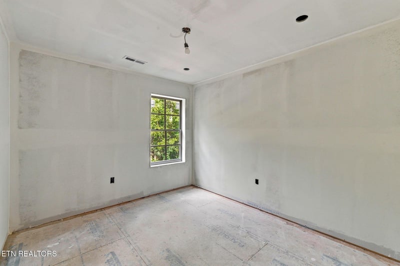 823 Gresham Rd, Knoxville, TN 37918