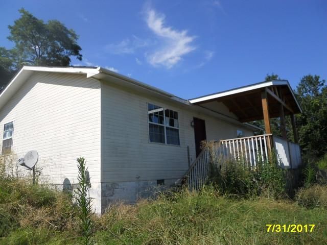 823 Ridgecrest Rd, Luttrell, TN 37779