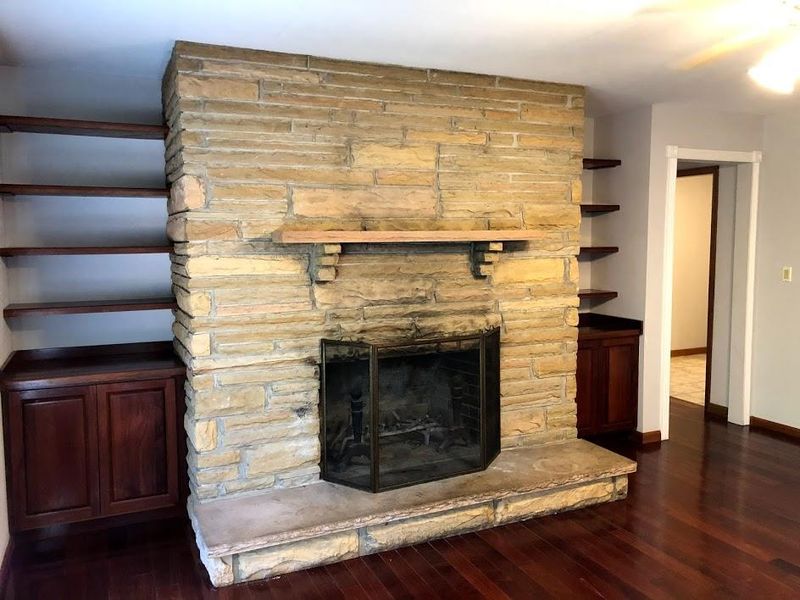 823 W Outer Dr, Oak Ridge, TN 37830