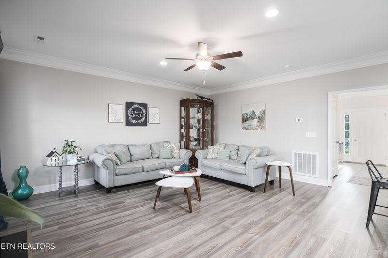 8232 Zodiac Ln, Powell, TN 37849