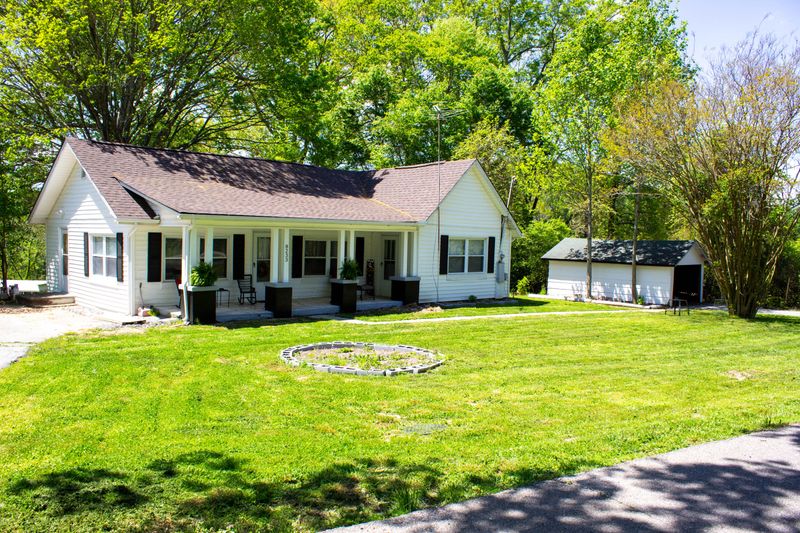 8233 Lucas Ln, Powell, TN 37849