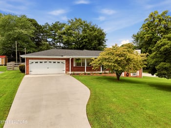 8233 Spruceland Rd, Powell, TN 37849