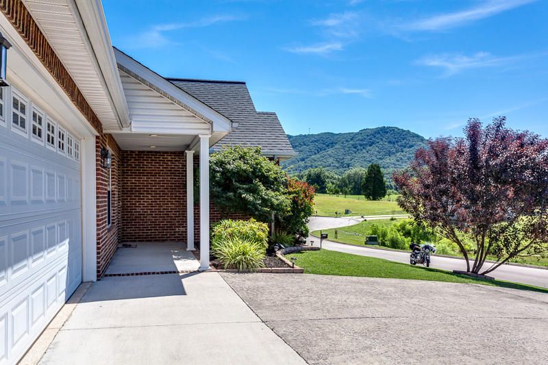 8235 Horseshoe Mesa Tr, Corryton, TN 37721