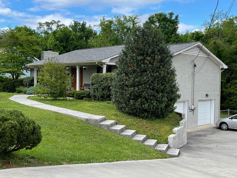 8236 Bonanza Rd, Powell, TN 37849