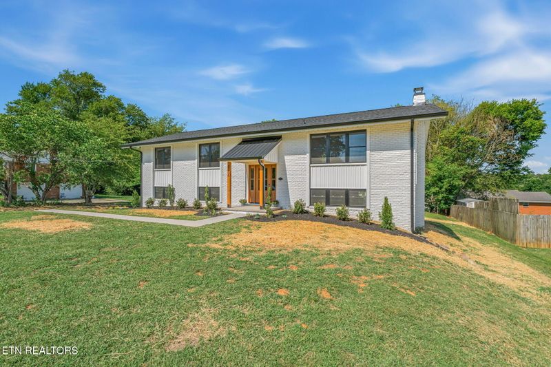 8236 Spruceland Rd, Powell, TN 37849