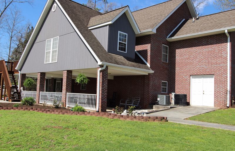 8238 Clapps Chapel Rd, Corryton, TN 37721