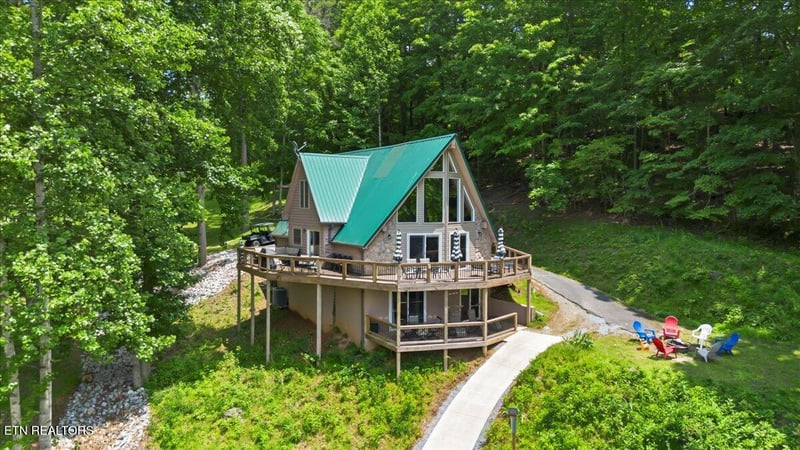824 Deerfield Way, Lafollette, TN 37766