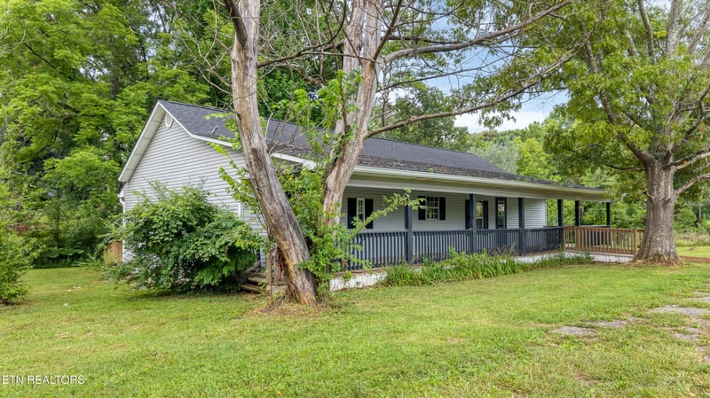 824 Edna Garland Rd, Maryville, TN 37801